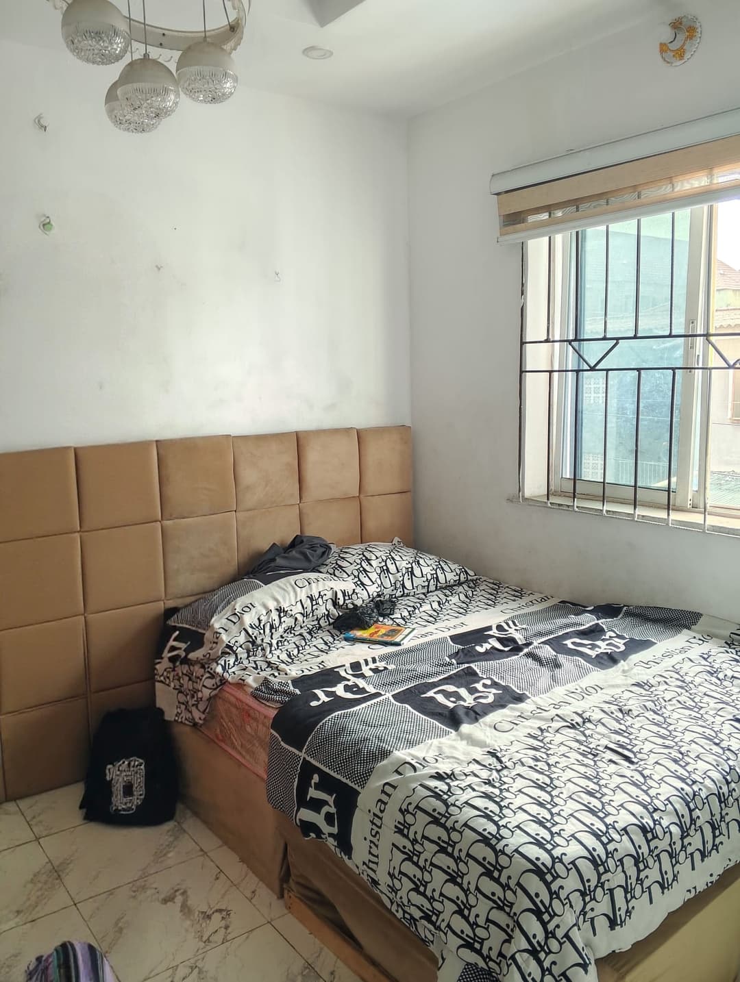 Self-con for rent in Yaba, Lagos — 1 bedroom