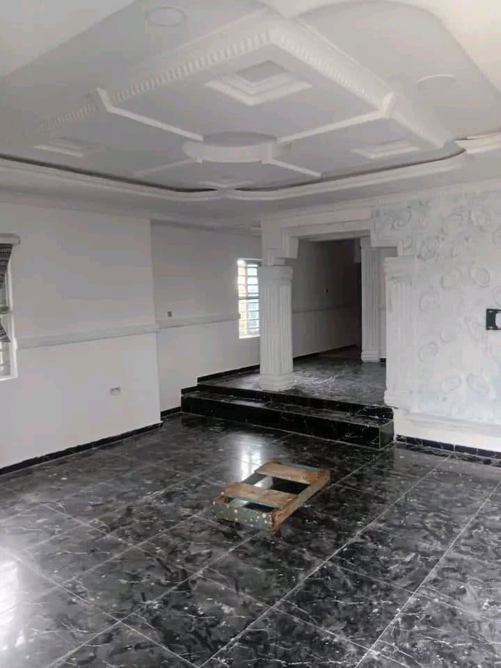 Room in flat in Lekki gardens phase 5, Lagos
